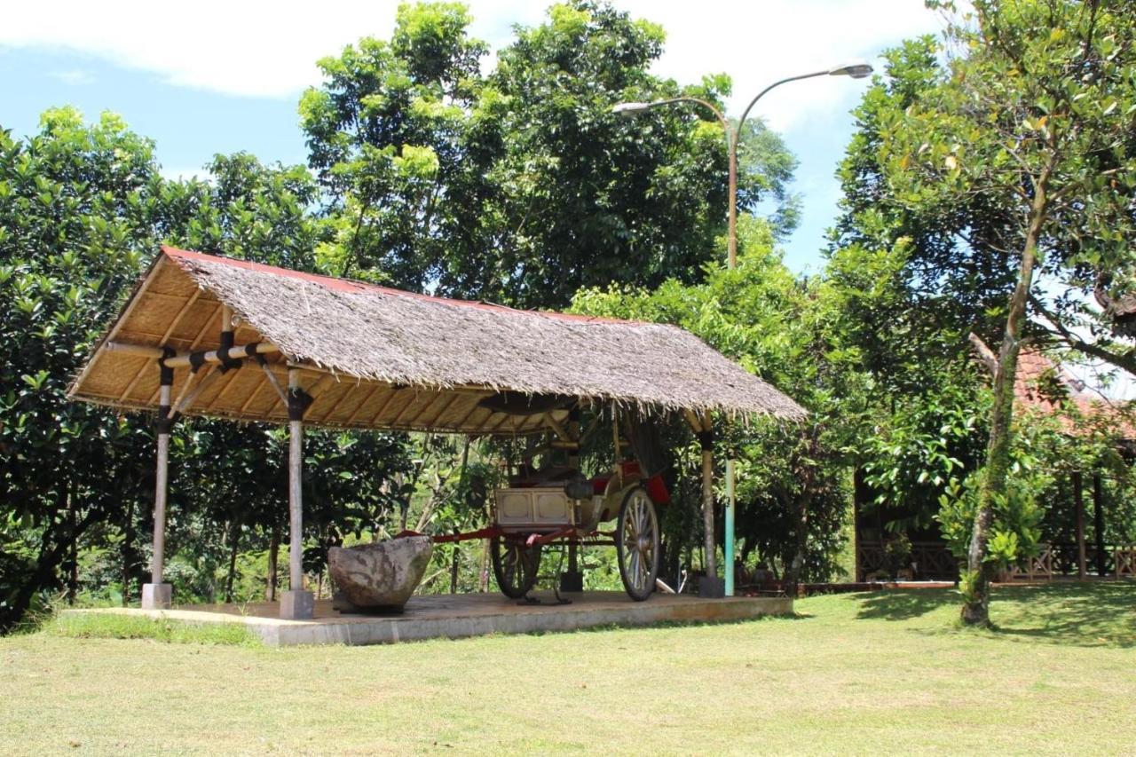 Kampoeng Wisata Rumah Joglo Bogor Exterior foto