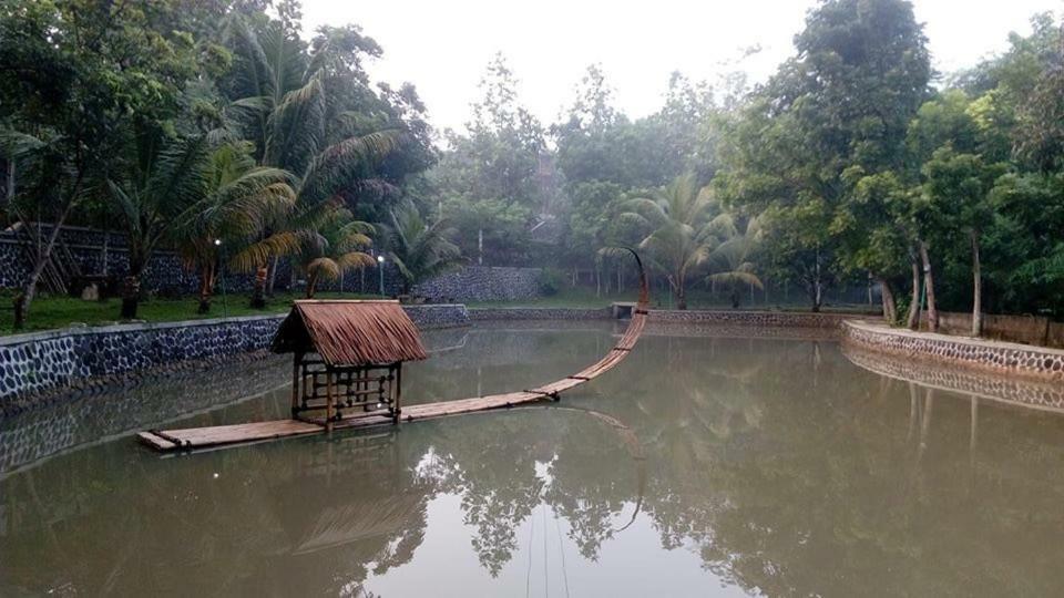 Kampoeng Wisata Rumah Joglo Bogor Exterior foto