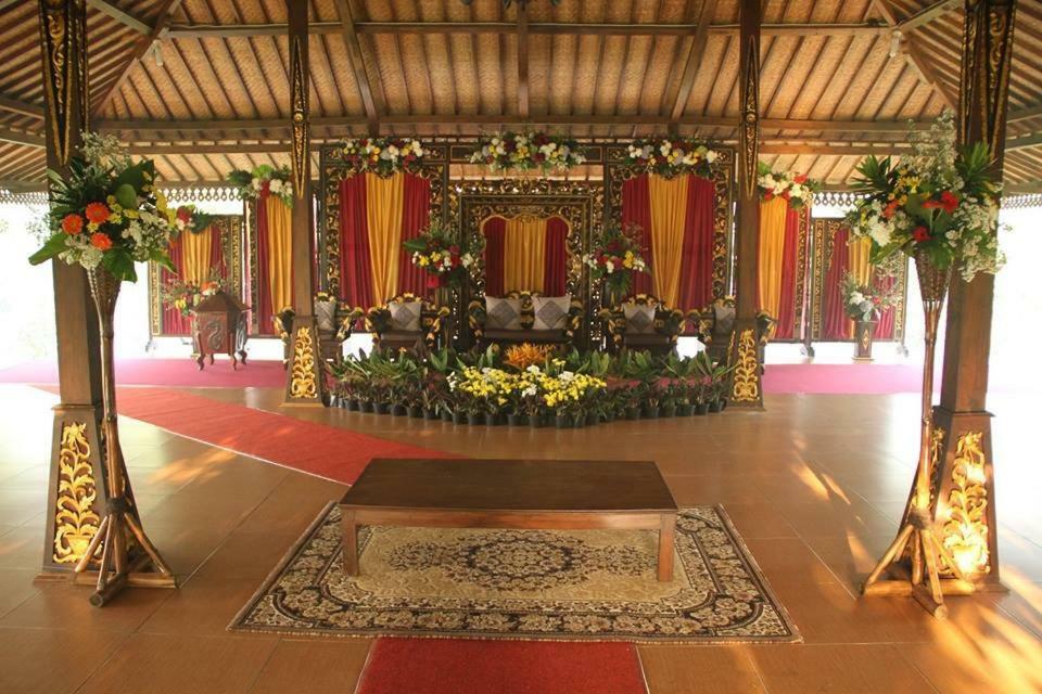 Kampoeng Wisata Rumah Joglo Bogor Exterior foto