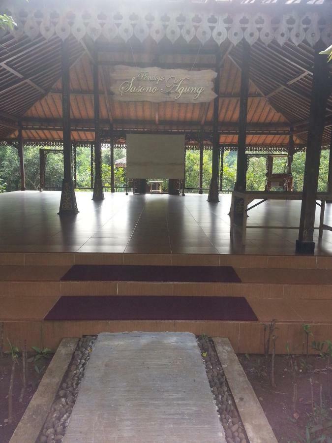 Kampoeng Wisata Rumah Joglo Bogor Exterior foto
