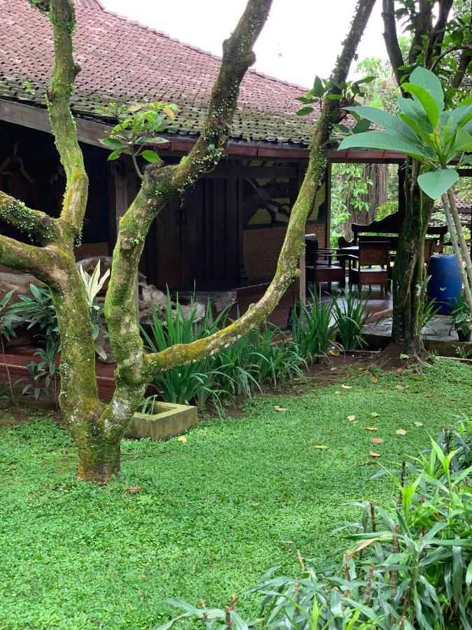 Kampoeng Wisata Rumah Joglo Bogor Exterior foto
